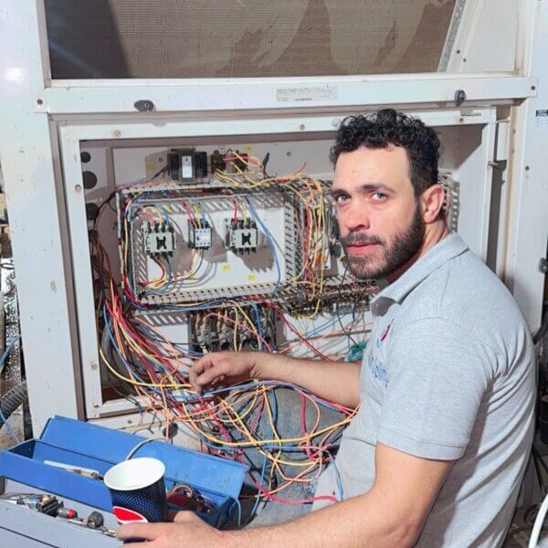 فنى صيانة مكيفات مركزية بمحايل عسير